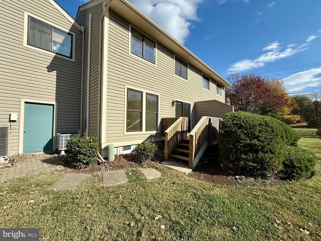 Photo of Unit 2 at 1 COMPASS CIRCLE