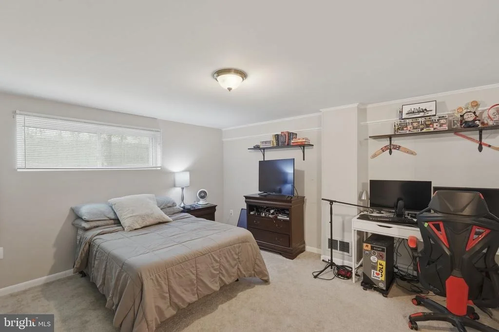 Photo of 5414 QUEENSBERRY AVENUE