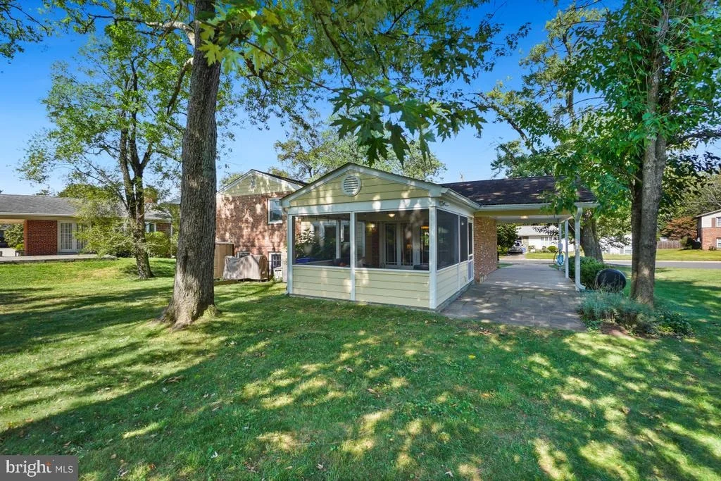 Photo of 418 NEALE COURT