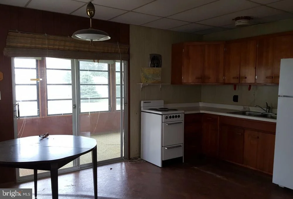Photo of 75 CIRCLE DRIVE