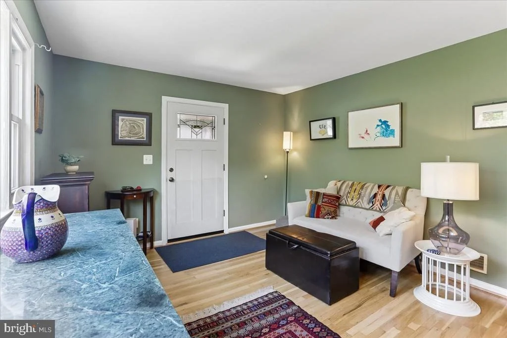 Photo of 1504 CREST ROAD