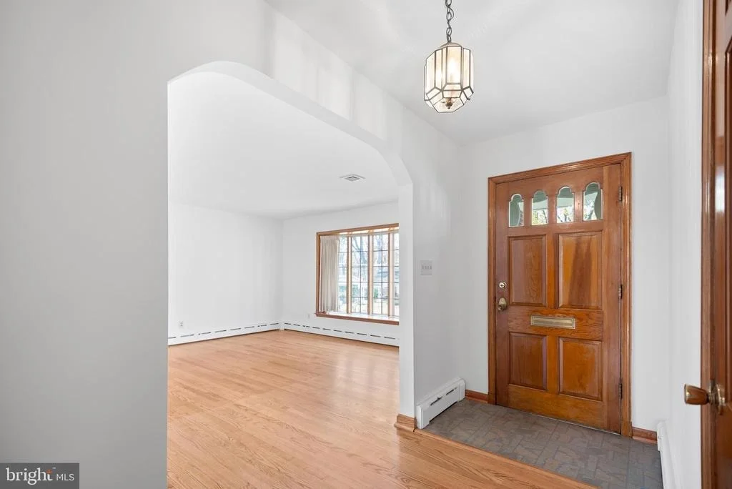 Photo of 10207 LARISTON LANE