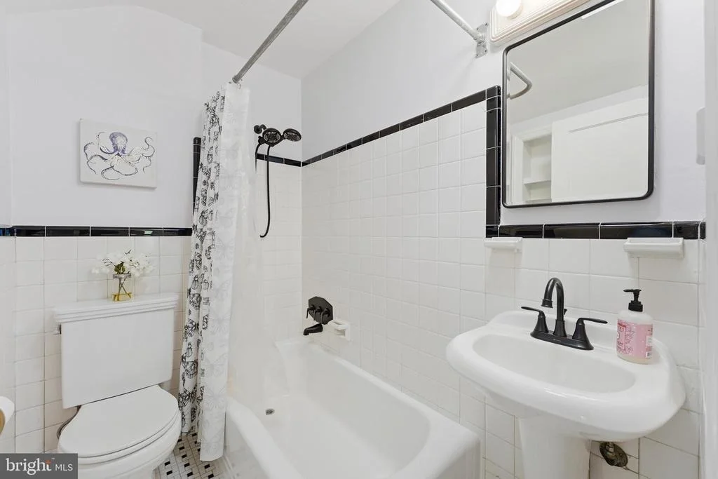 Photo of 1102 MEURILEE LANE
