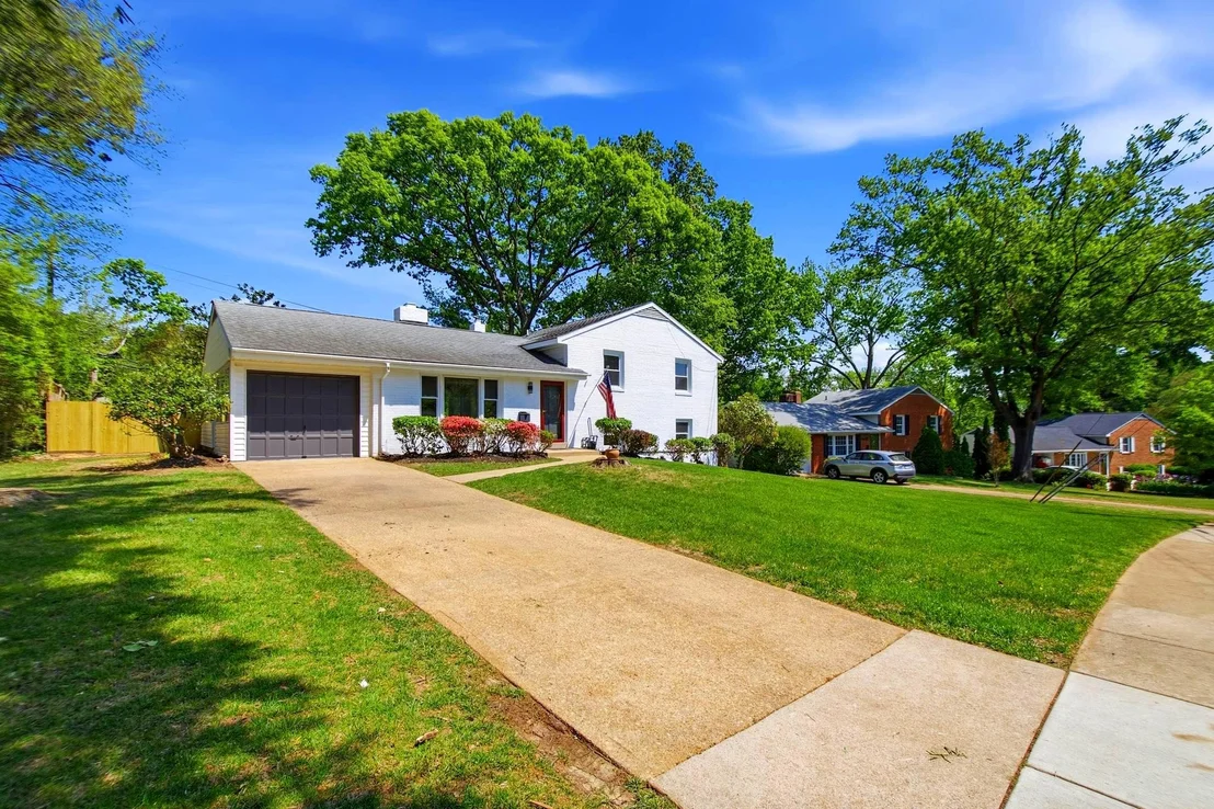 Photo of 7708 JANSEN DRIVE