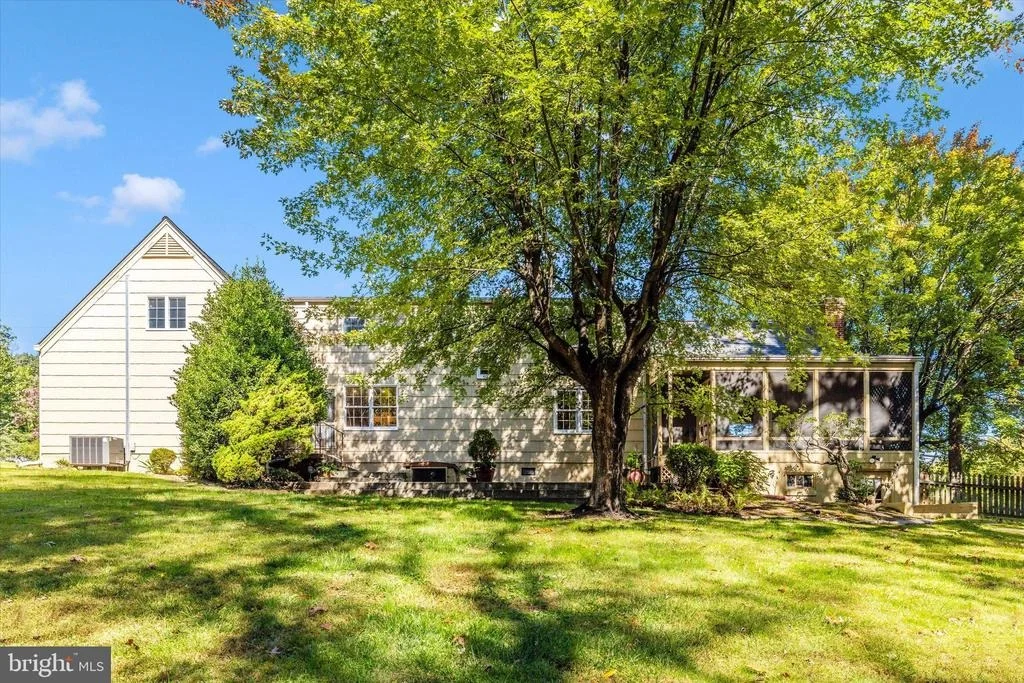 Photo of 5433 SHOOKSTOWN ROAD