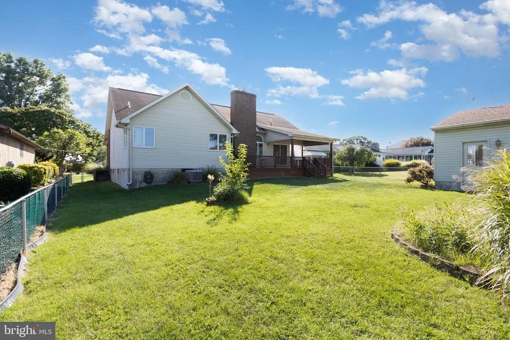 Photo of 7252 MEADOW LANE
