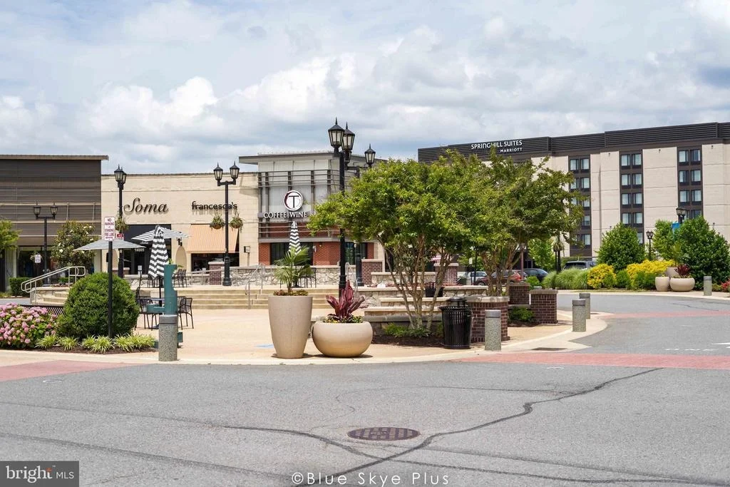 Photo of 8100 LANDFALL COURT