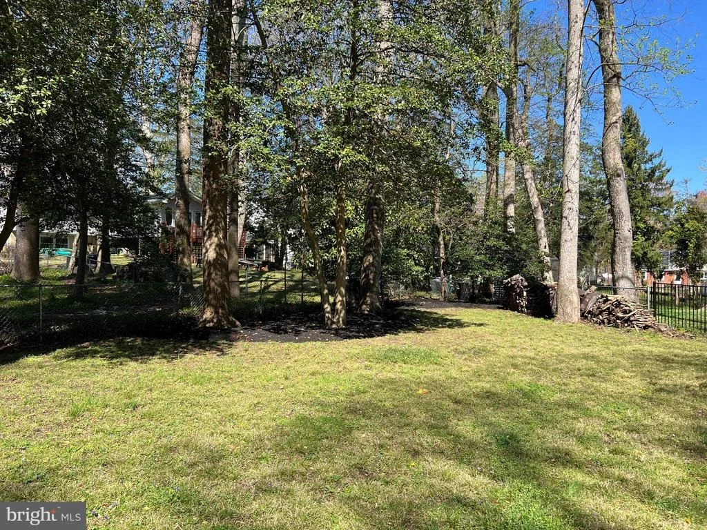 Photo of 102 OAK DRIVE