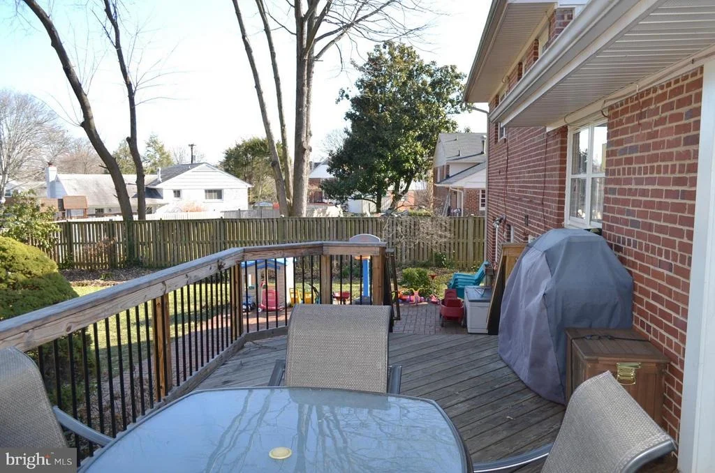 Photo of 1422 MAYFLOWER DRIVE