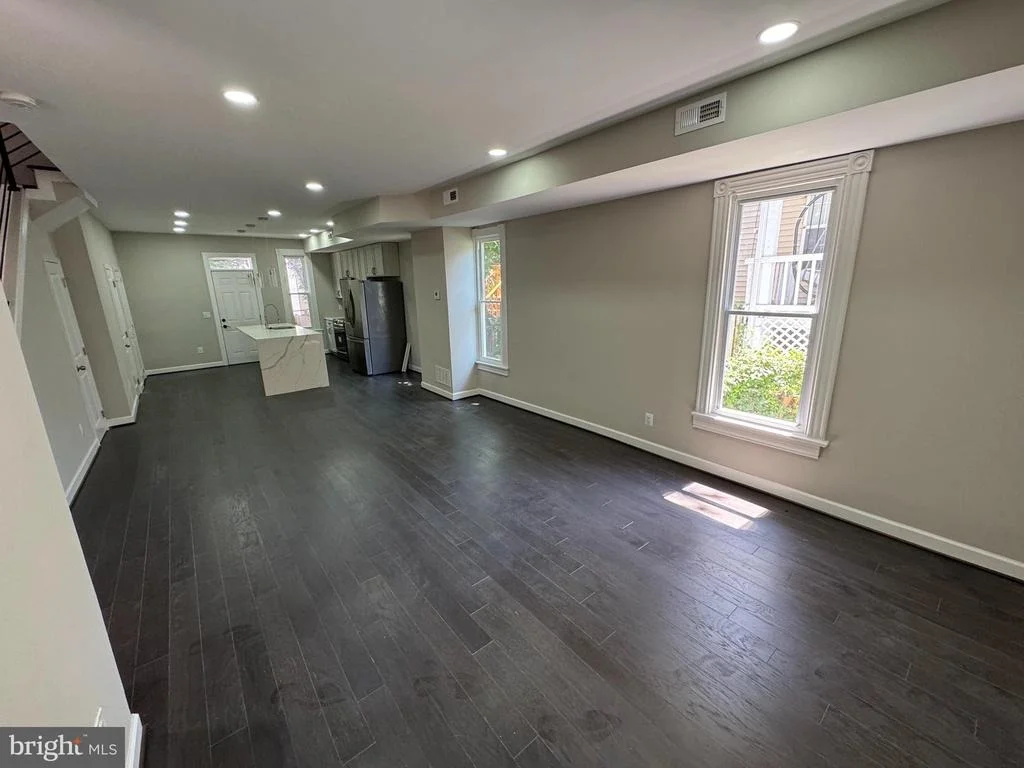 Photo of 1358 VALLEY PLACE SE