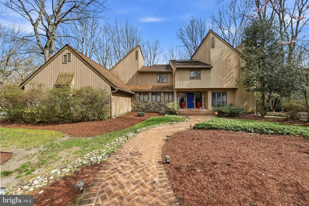 Photo of 1 WINDSOR DRIVE