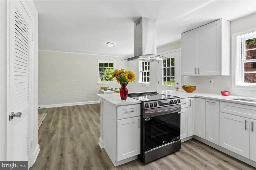 Photo of 12811 LACY DRIVE