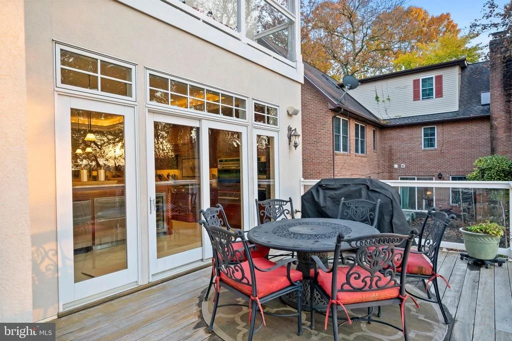 Photo of 206 HARBOR DRIVE