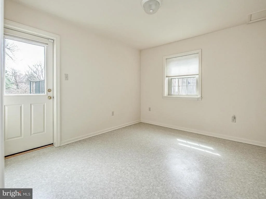 Photo of 10 KLINE BOULEVARD