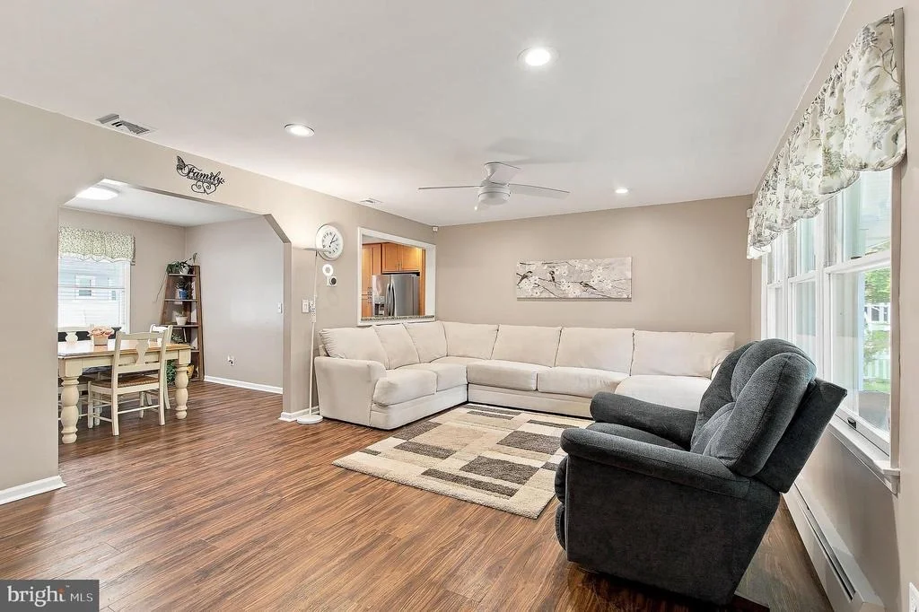 Photo of 2215 LONGWOOD DRIVE