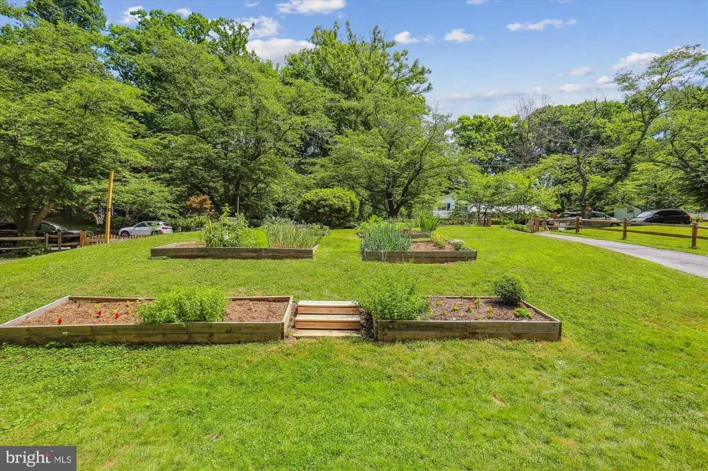 Photo of 11816 LONGDRAFT COURT