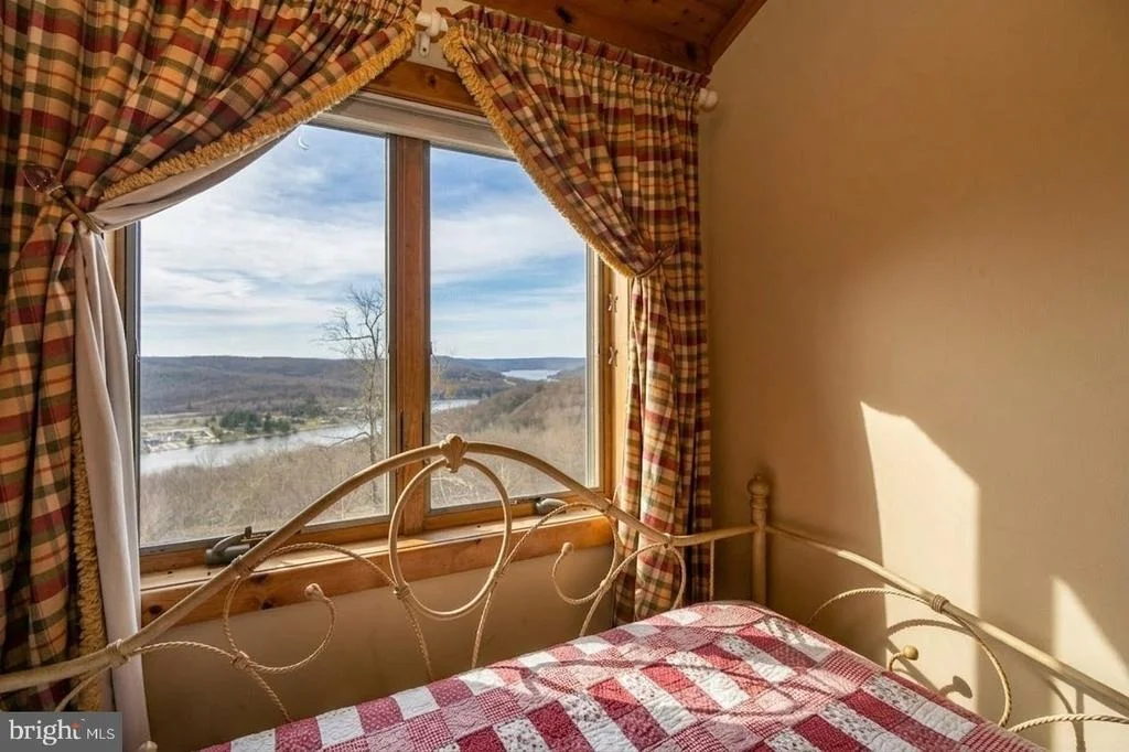Photo of 110 HIGHLINE DRIVE