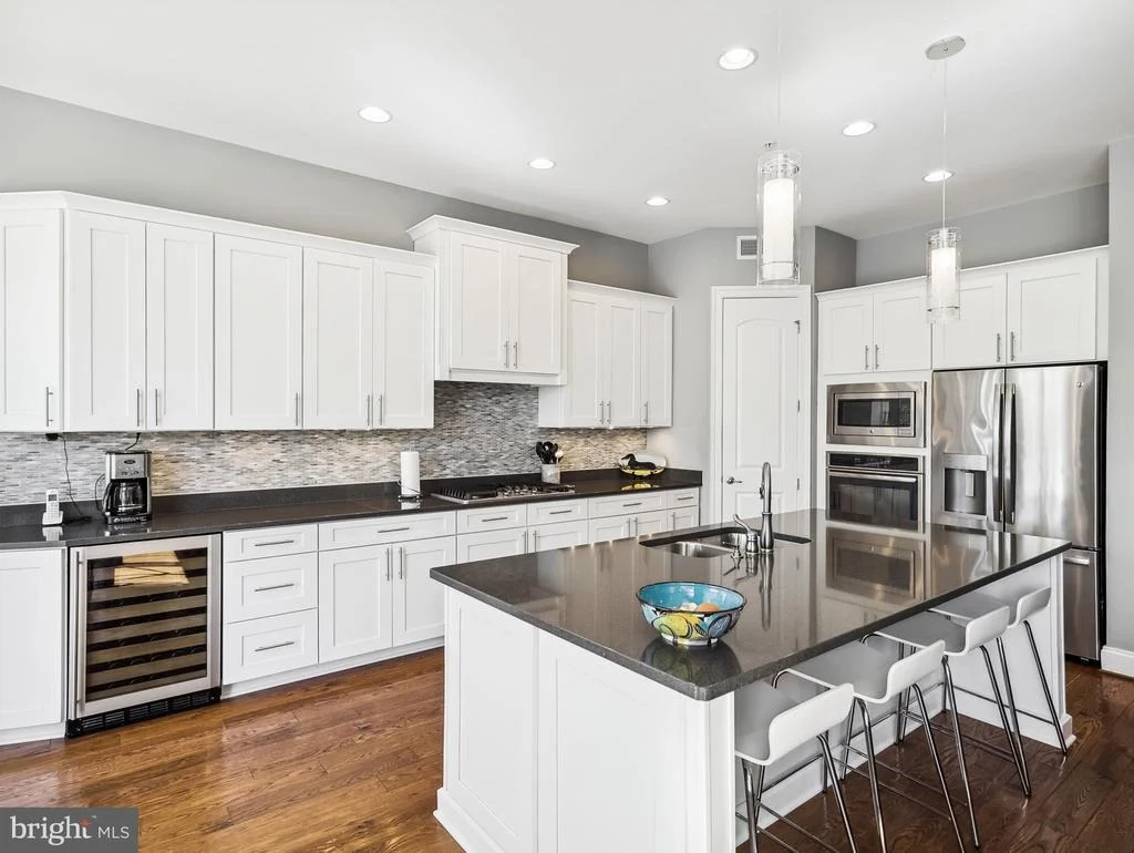 Photo of 2936 LEVEE DRIVE