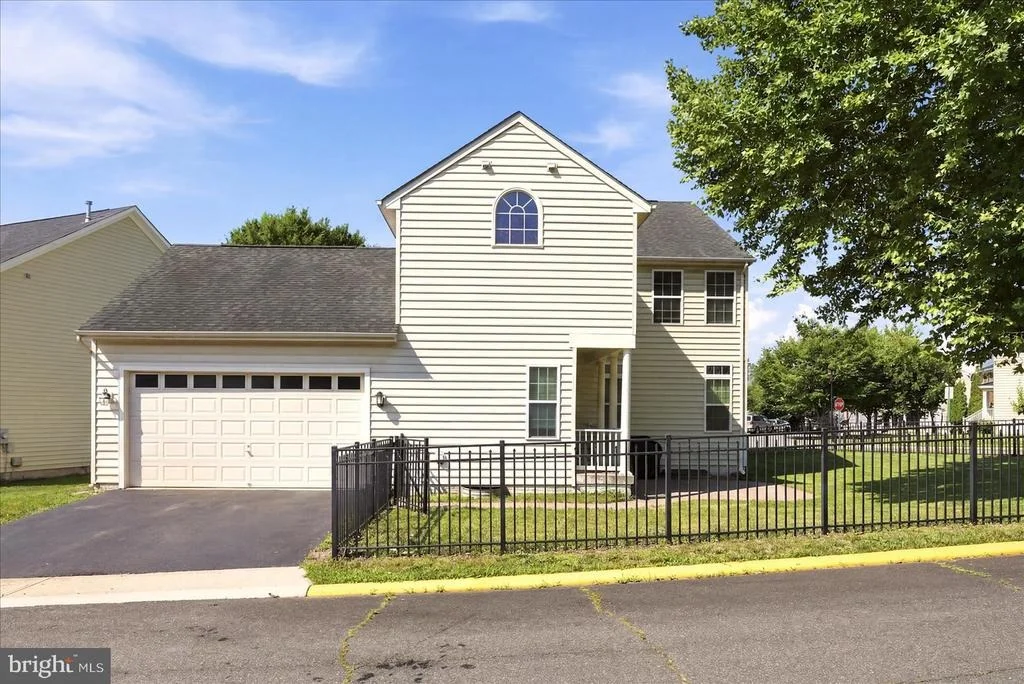 Photo of 16804 ANCHOR BEND CIRCLE