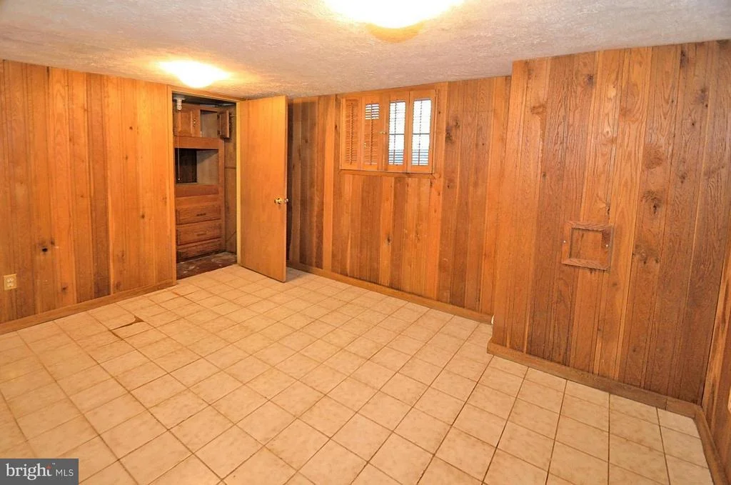 Photo of 2105 LINDEN LANE