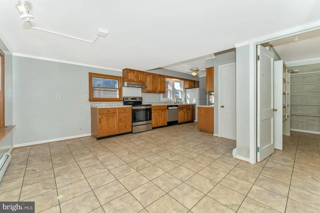 Photo of 406 LEE PLACE