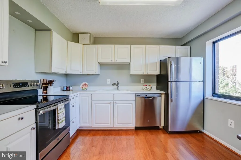 Photo of Unit 1625 at 15101 INTERLACHEN DRIVE