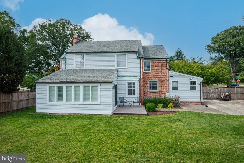 Photo of 104 WILLIAMSBURG DRIVE