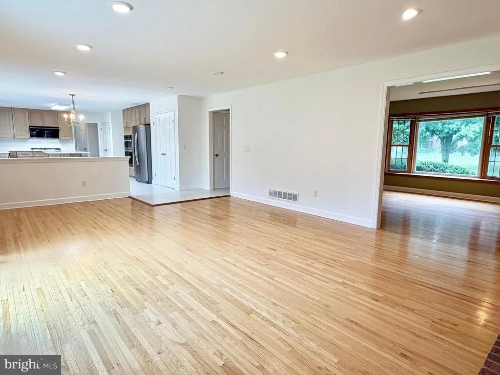 Photo of 8 EVANS DRIVE