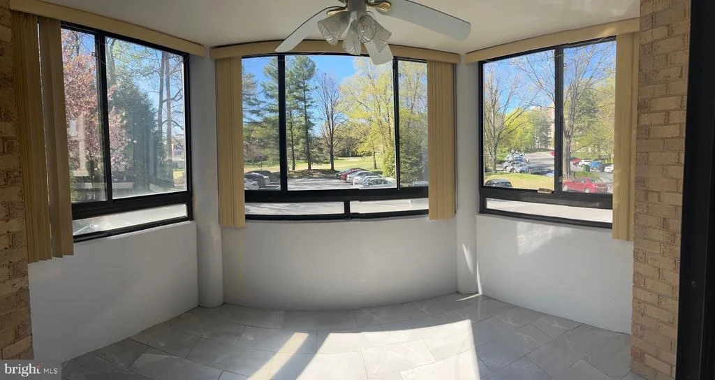 Photo of Unit 1124 at 15101 INTERLACHEN DRIVE