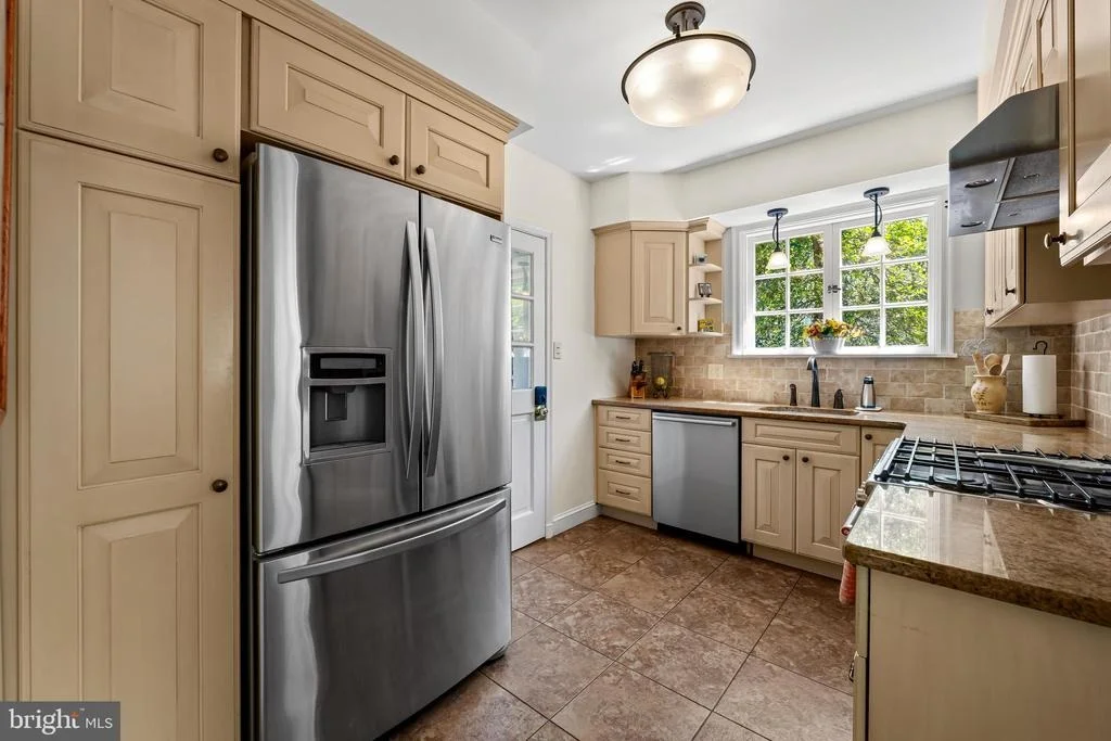 Photo of 330 BROADMOOR ROAD