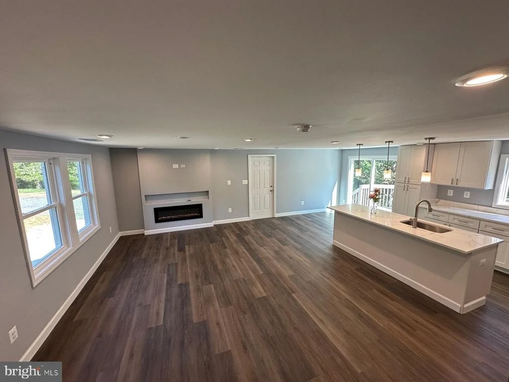 Photo of 2016 RIVERMONT DRIVE