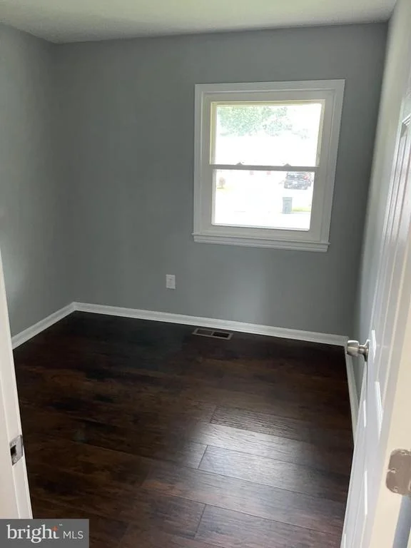Photo of 610 W NETTLE TREE ROAD