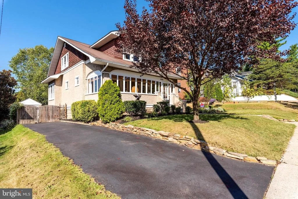 Photo of 808 WARWICK ROAD