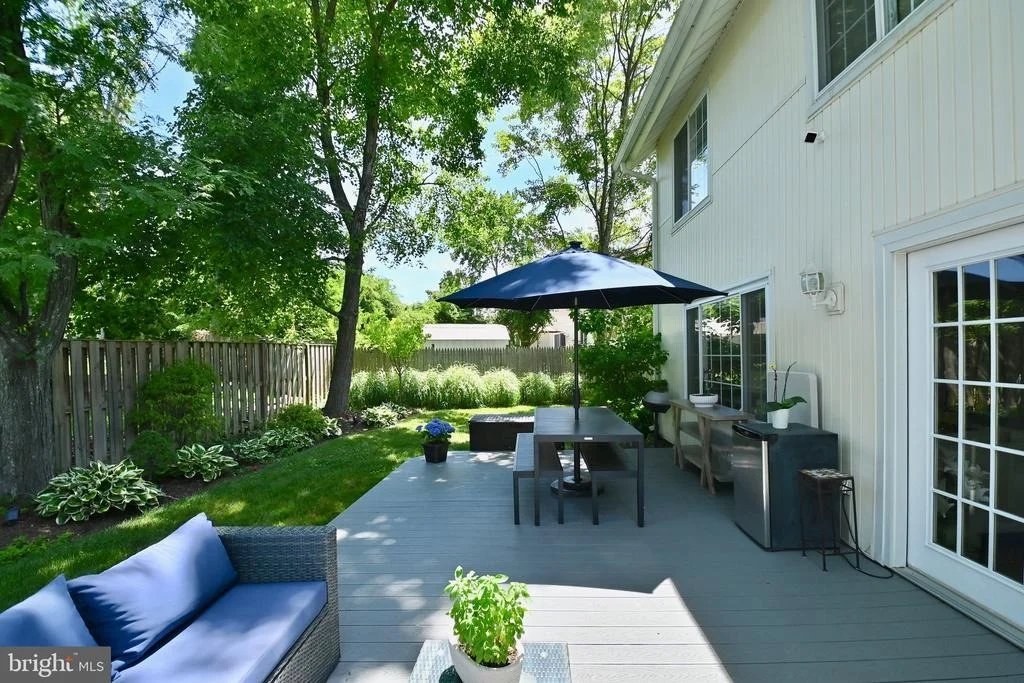 Photo of 8634 RESECA LANE