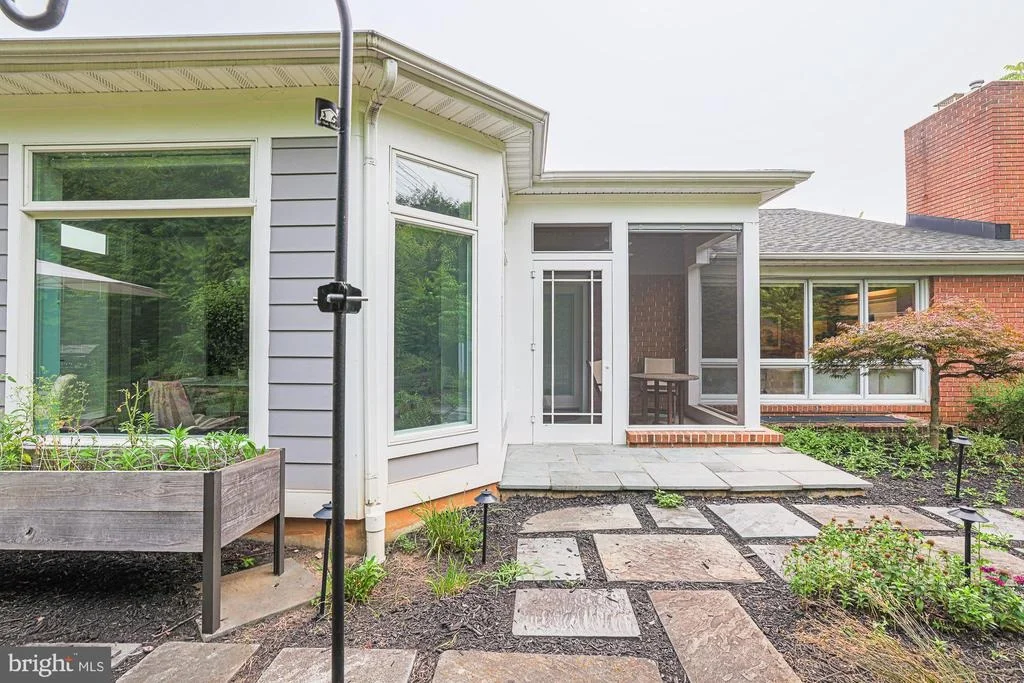 Photo of 6300 SHELRICK DRIVE