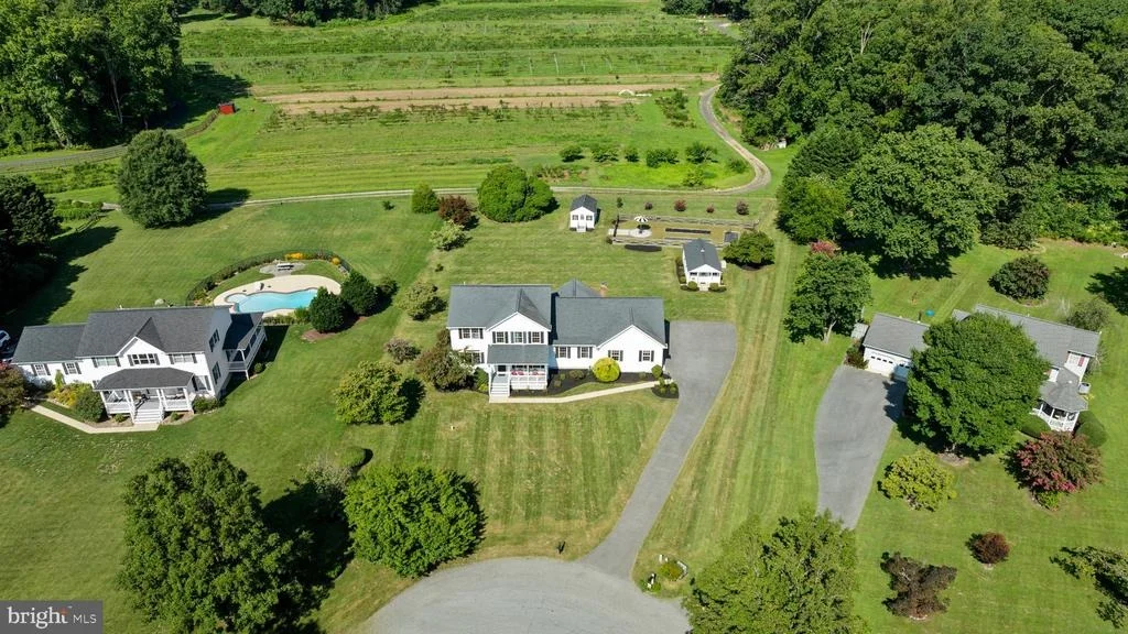 Photo of 7130 DECOY DRIVE