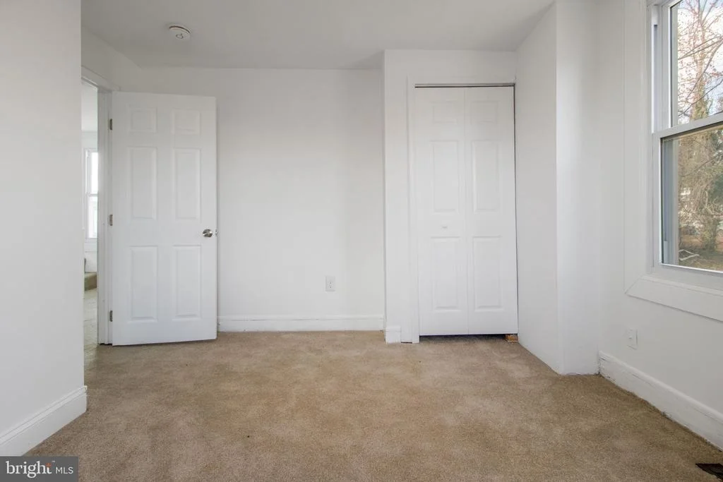 Photo of 5327 HAMLIN AVENUE