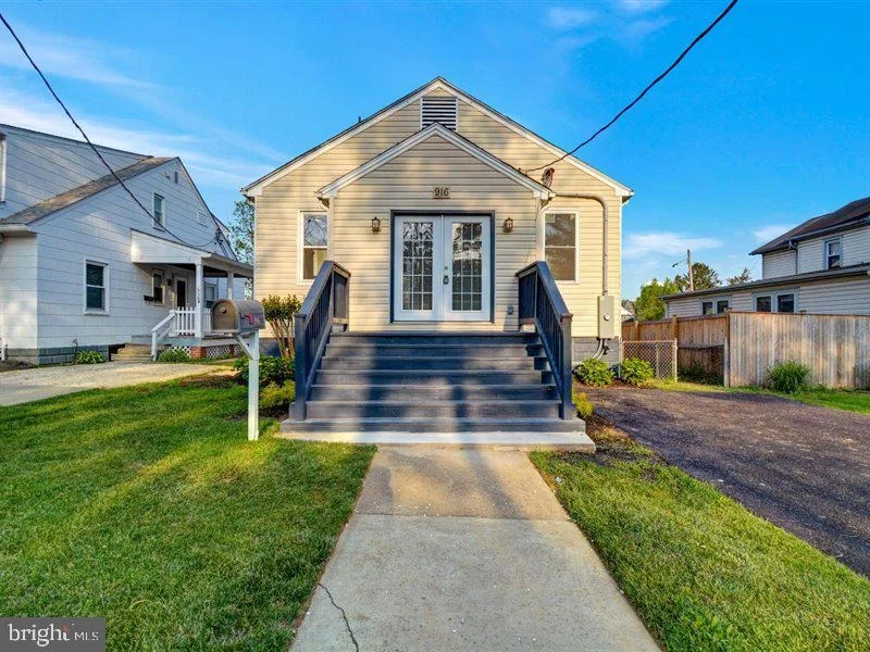 Photo of 916 MOTTER AVENUE