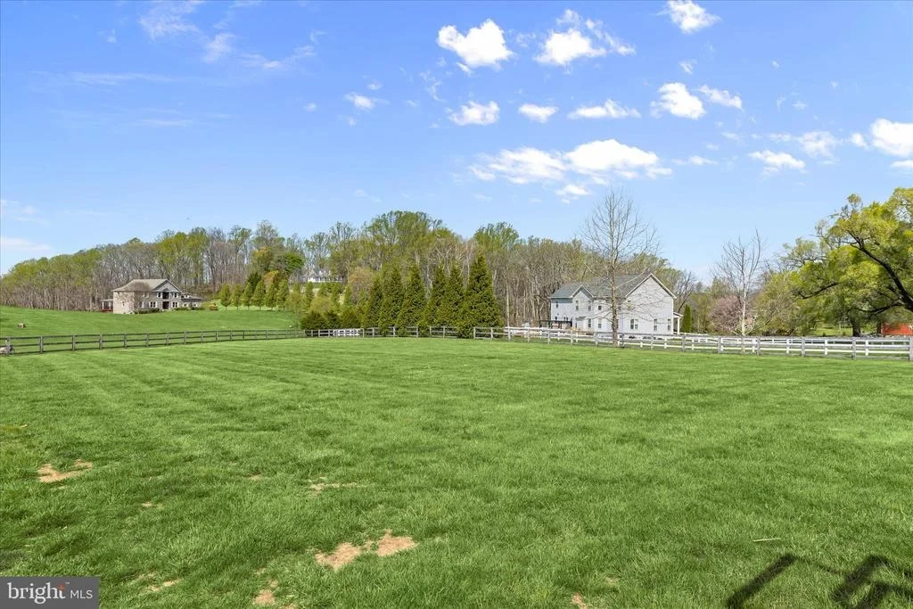 Photo of 14350 CUBA ROAD