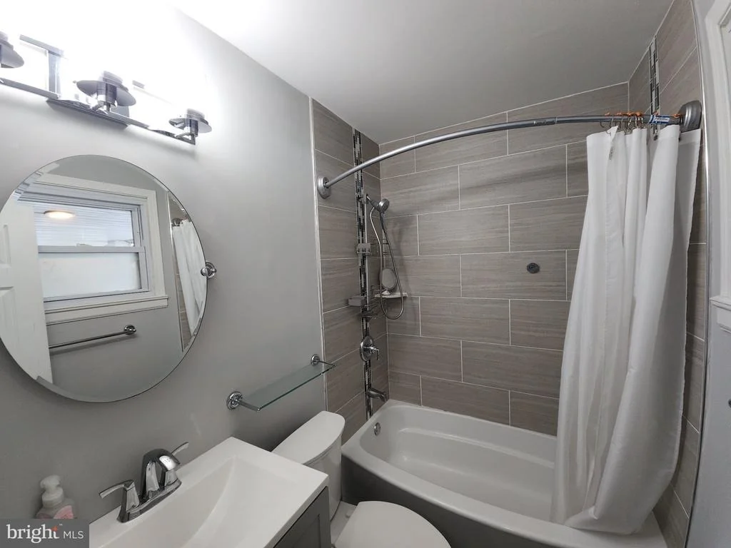 Photo of 802 DEVON ROAD