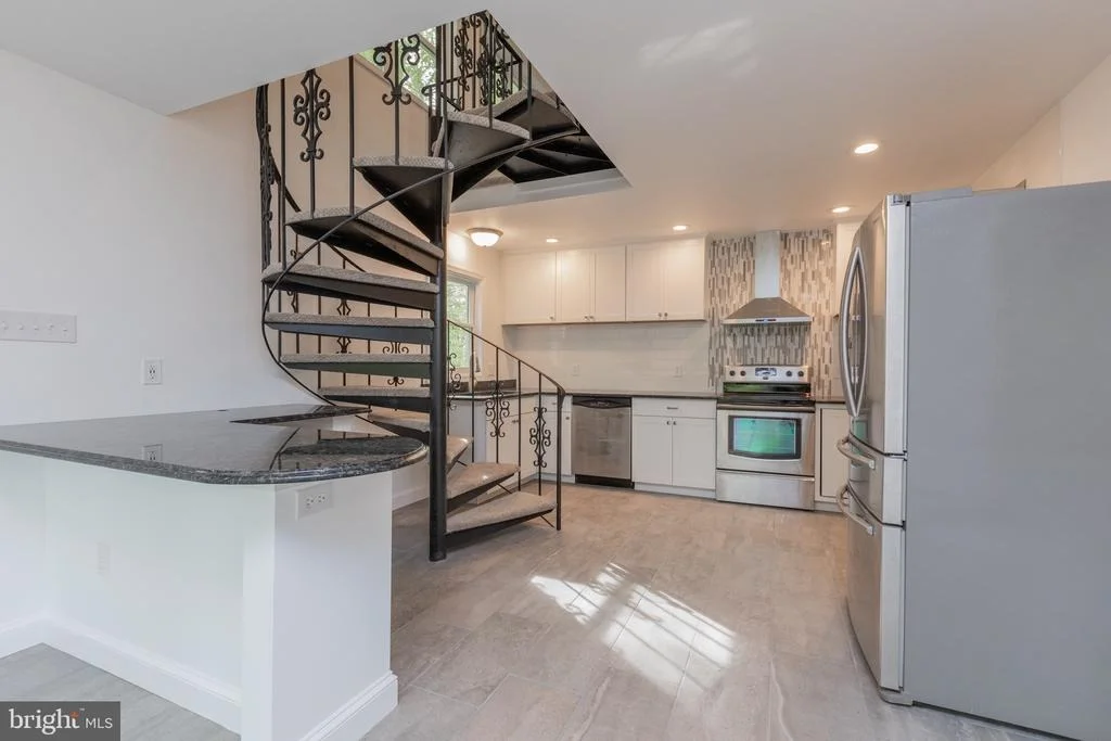 Photo of 2240 GREENVALLEY DRIVE