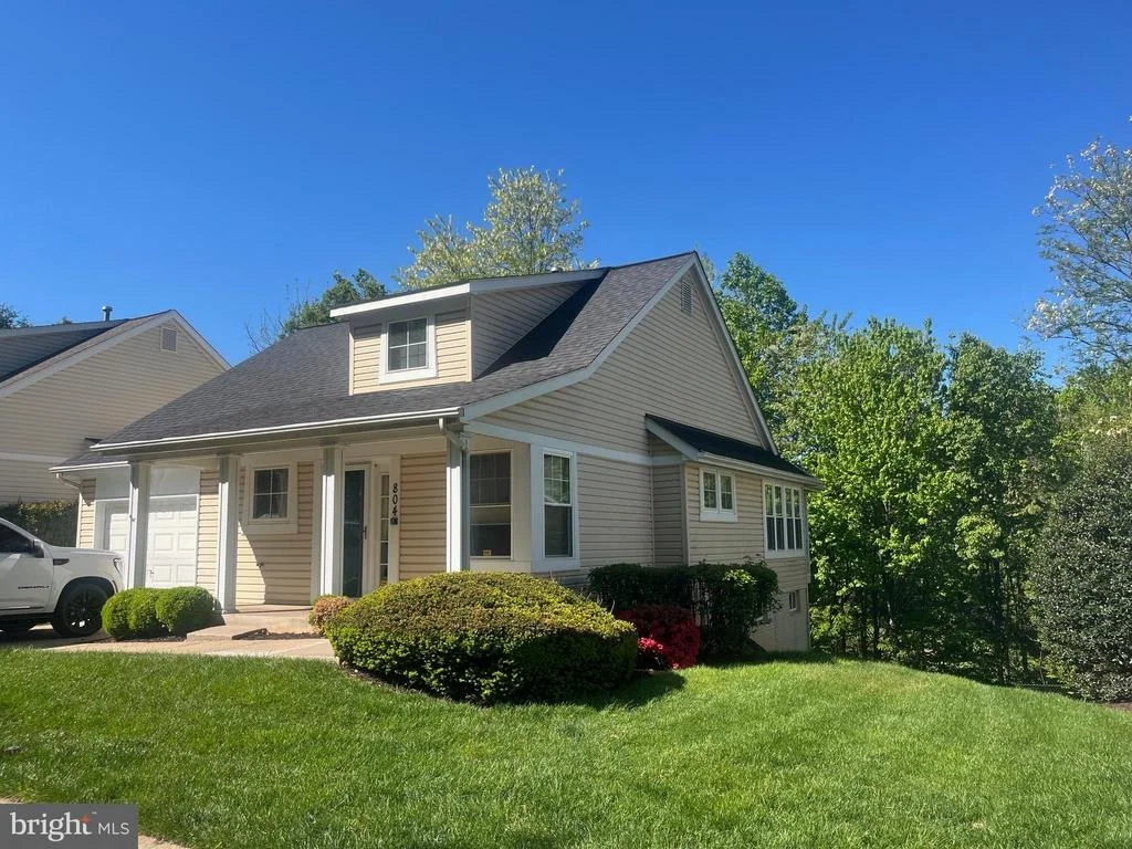 Photo of 804 MERRY GO ROUND WAY
