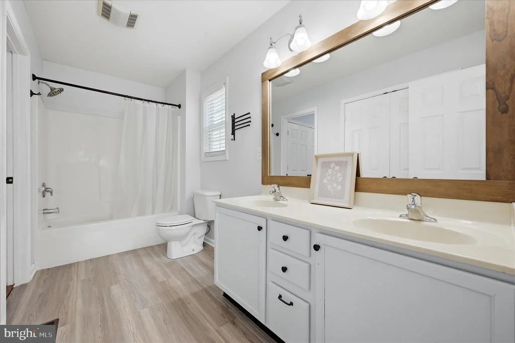 Photo of 282 FORD CIRCLE