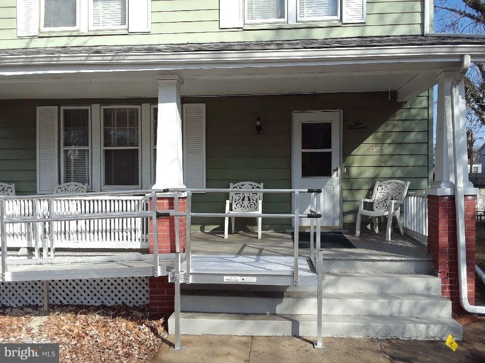 Photo of 2000 MONROE STREET NE