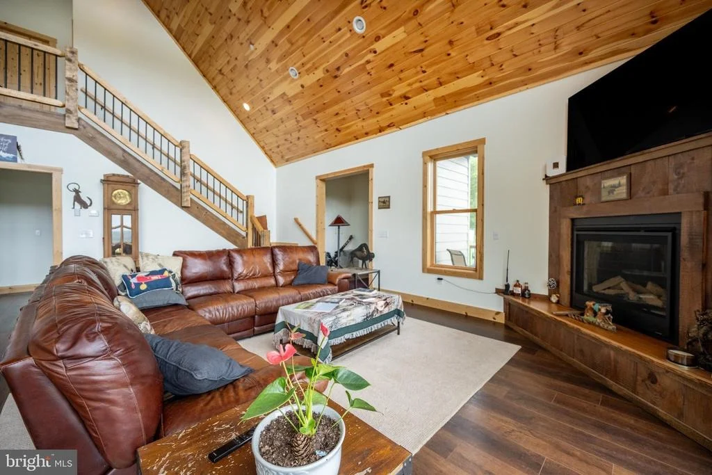 Photo of 120 DAISY DRIVE
