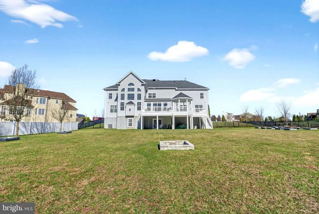 Photo of 207 EMERALD LANE