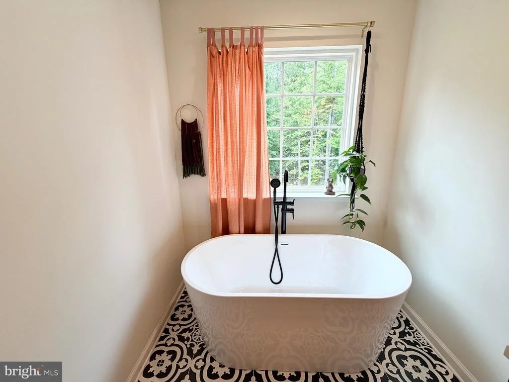 Photo of 9807 ROBERT E LEE DRIVE