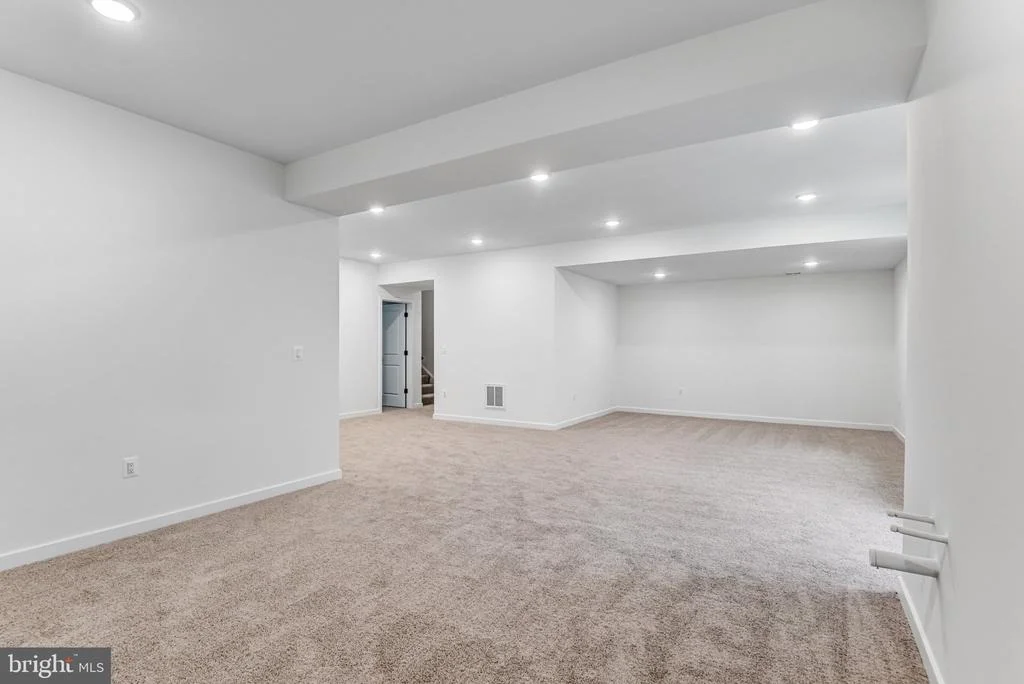 Photo of 2063 SPRINGVALE DRIVE