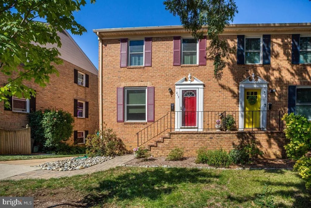 Photo of 213 GEORGETOWN
