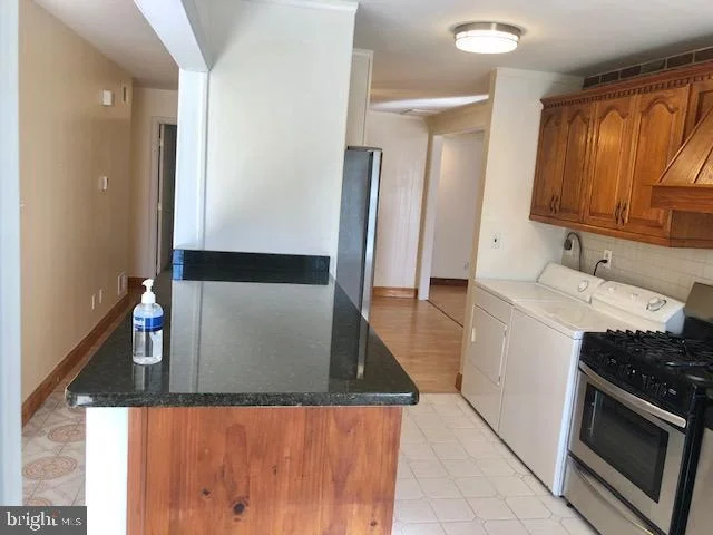 Photo of 1110 HAMLIN ROAD